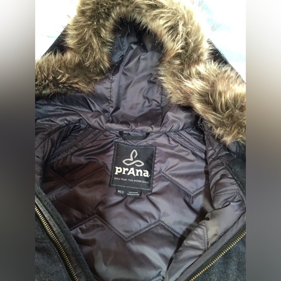 KUHL Wool-blend Vest w/ Removable Faux Fur Trim, GUC, size Medium - Picture 3 of 9